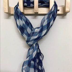 Cute dot and check navy/white “ruffly” scarf